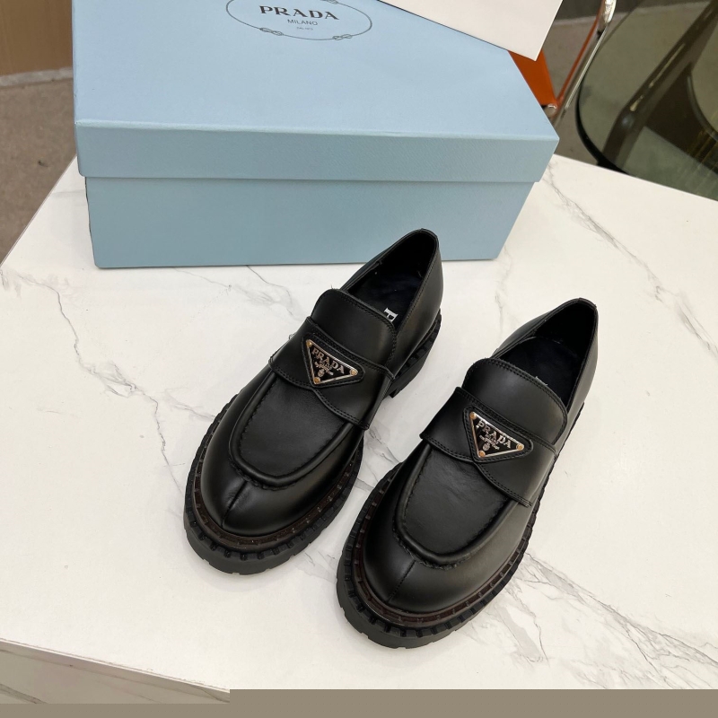 Pra*a leather shoes